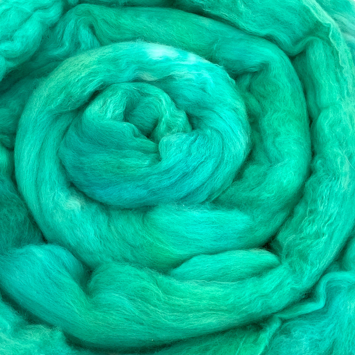 Turquoise Mint - 2 oz hand dyed semisolid wool combed top