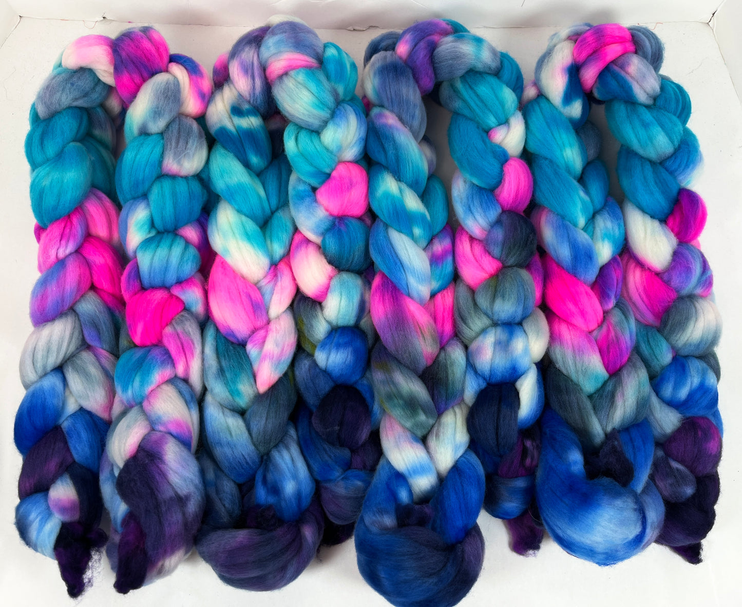 Limited Edition 0318-06 - 4 oz Targhee wool combed top, roving, spinning fiber, handspinning, felting, needle felting, weaving supplies