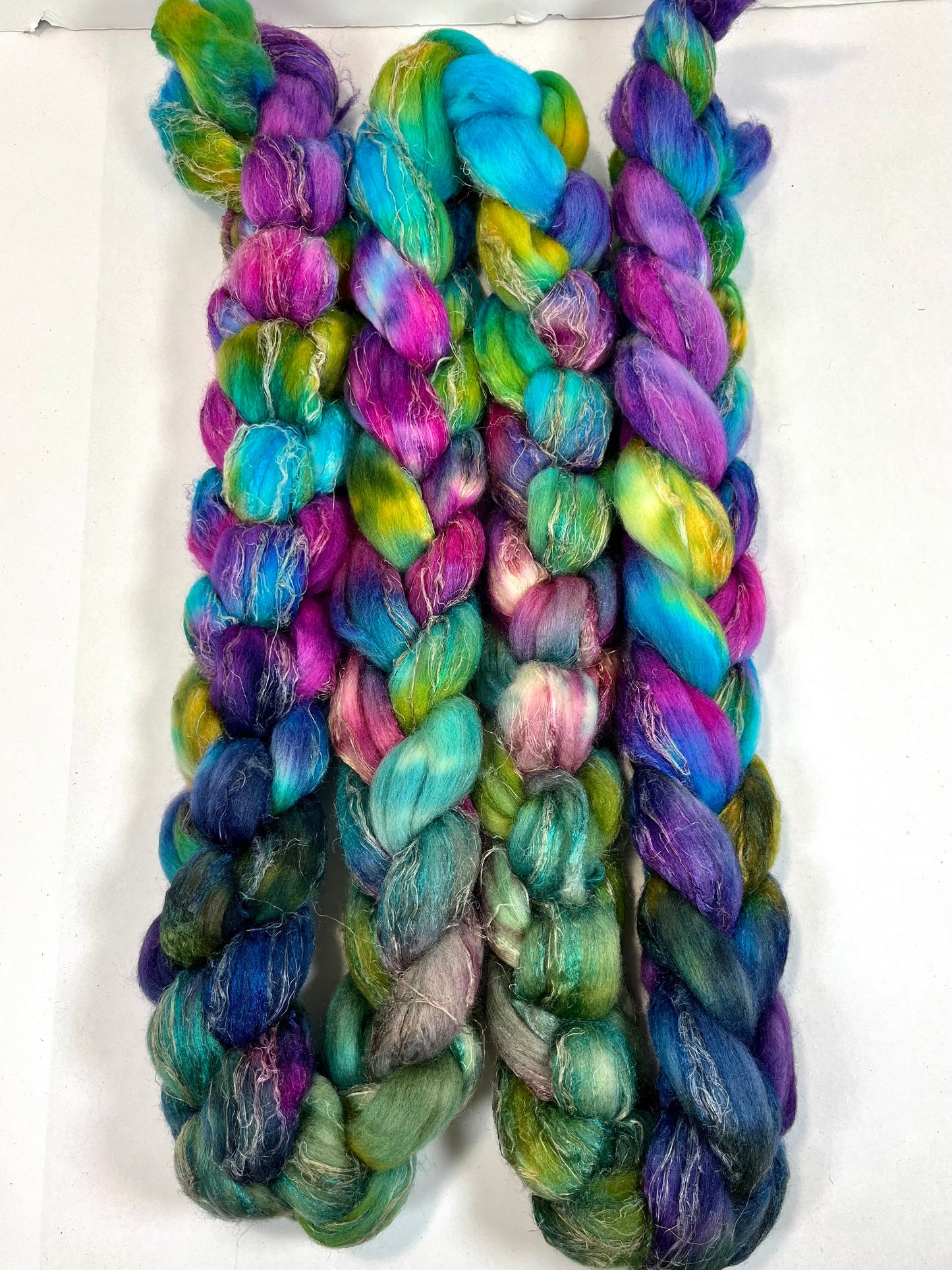 Day's End 0728-04, 8.4 oz Merino, silk, flax wool combed top, roving, spinning fiber, handspinning, felting, needle felting, weaving supplies