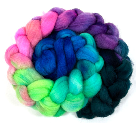 Nemesis Long Gradient - 4 oz Polwarth wool combed top, roving, spinning fiber, handspinning, felting, needle felting, weaving supplies