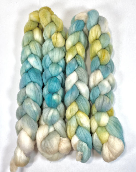 Whisper SC - 4 oz hand painted wool combed top, roving, spinning fiber, handspinning, felting