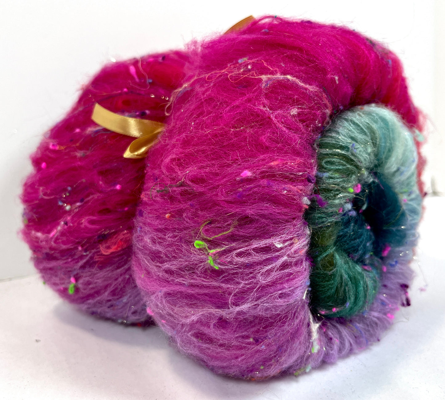 Lorelei Batt 0110-03 - 2.6 oz Falkland Merino wool, silk, noils, spinning fiber, drumcarded, handspinning, nuno, felting wool