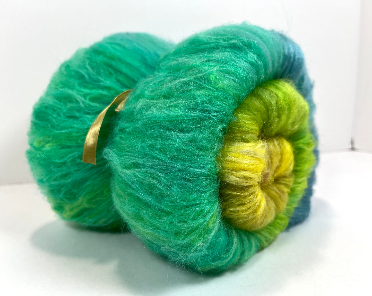Gradient Batt 0826-02 - 2.8 oz Targhee wool, silk, spinning fiber, handspinning, nuno, felting wool, weaving, spindle