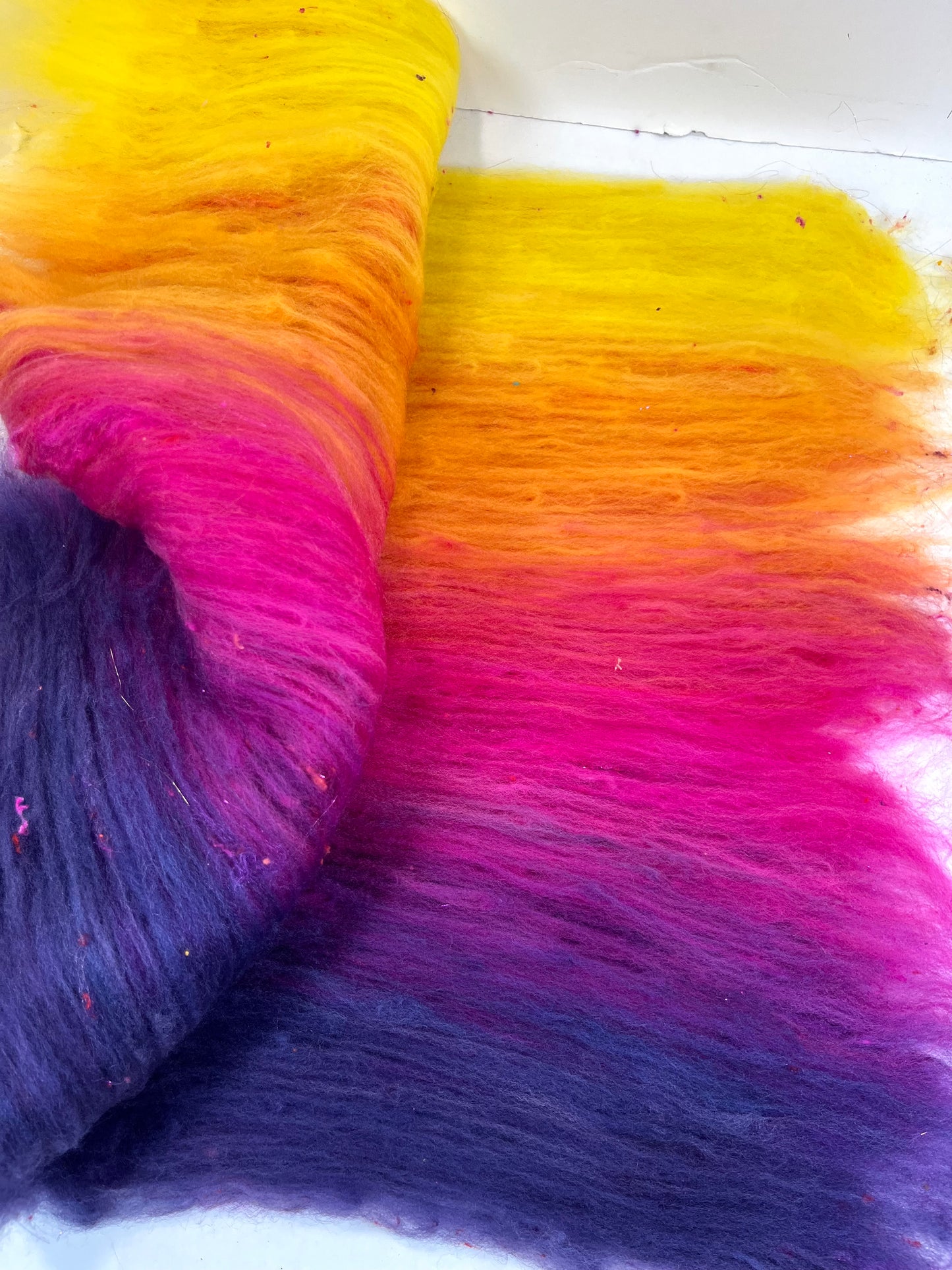 Sassy Gradient Batt 0520-04 - 2.5 oz Cormo wool, silk, noils, spinning fiber, drumcarded, handspinning, nuno, felting wool