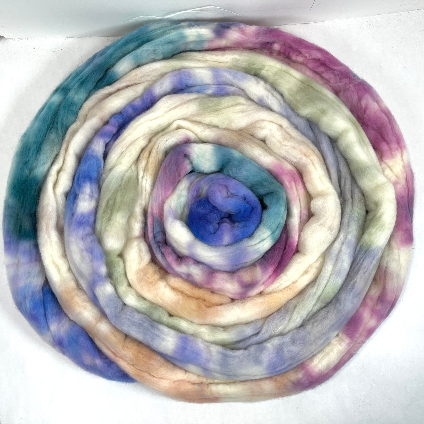 Day's End 0108-02, 5.3 oz 18.5 micron Merino wool combed top, roving, spinning fiber, handspinning, felting, needle felting, weaving supplies