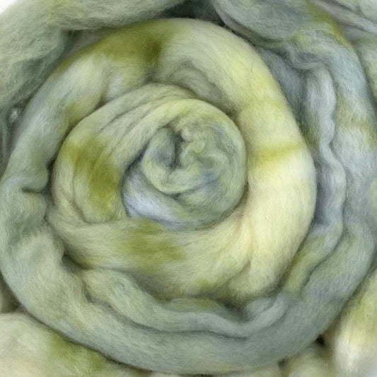 Gin and Tonic - 2 oz hand dyed semisolid wool combed top