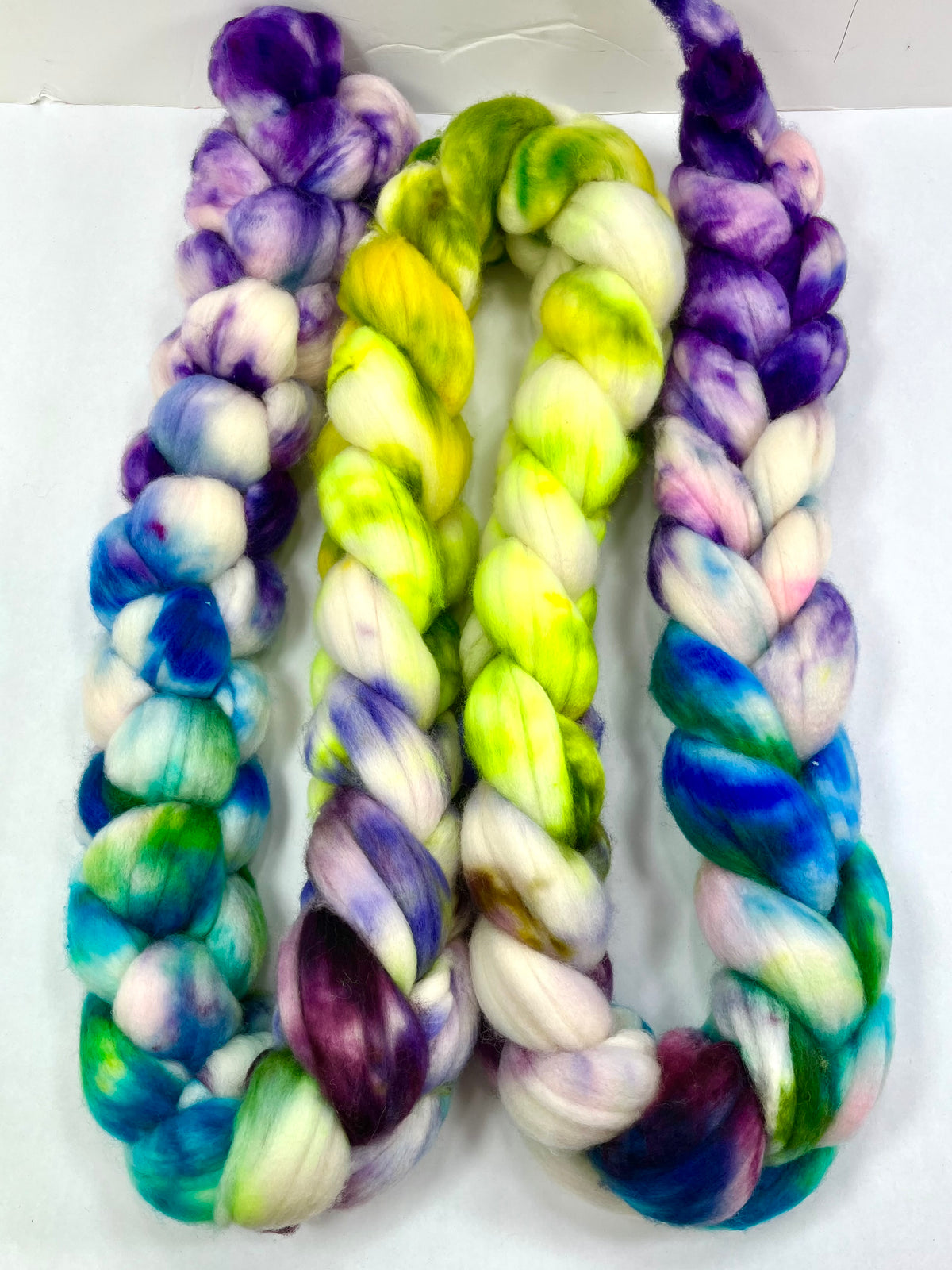 Day’s End 0824-02 - 9 oz SUPERWASH Merino wool combed top, roving, spinning fiber, handspinning, baby yarn