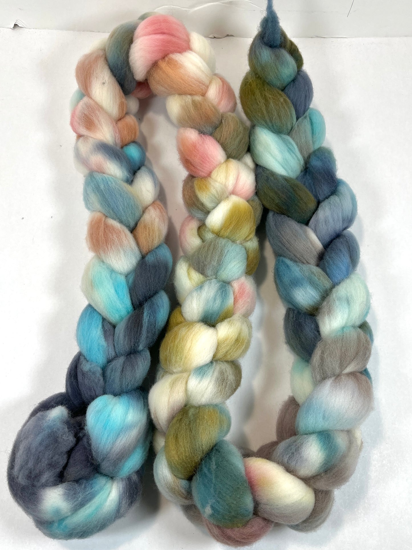 Day's End 1110-02, 8.6 oz Targhee wool combed top, roving, spinning fiber, handspinning, felting, needle felting, weaving supplies