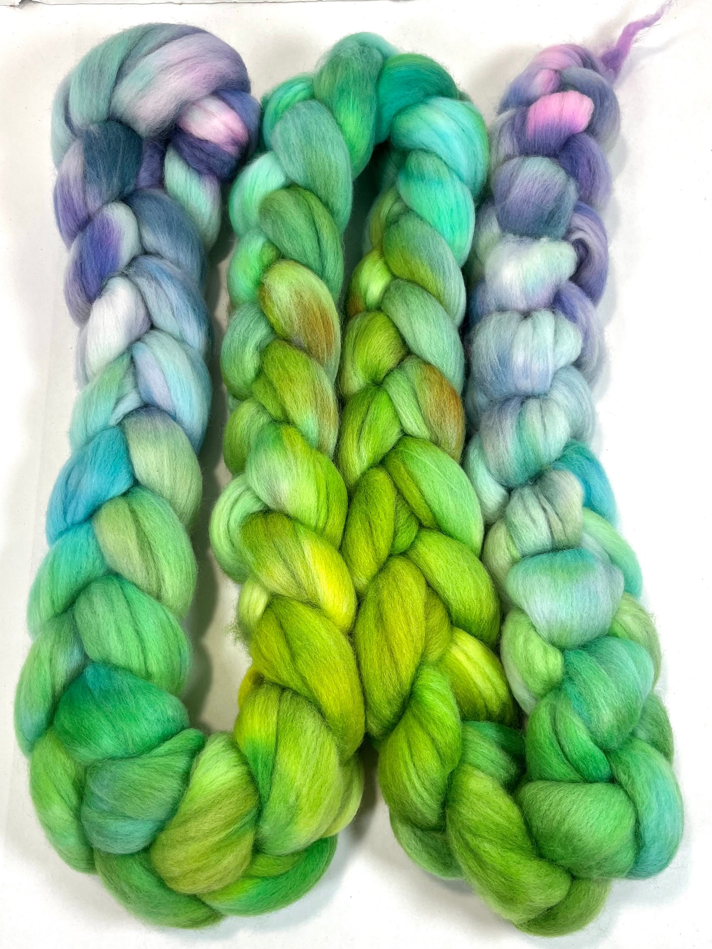 Day's End 0728-06 - 8.6 oz Falkland Merino wool combed top, roving, spinning fiber, handspinning, felting, needle felting, weaving supplies