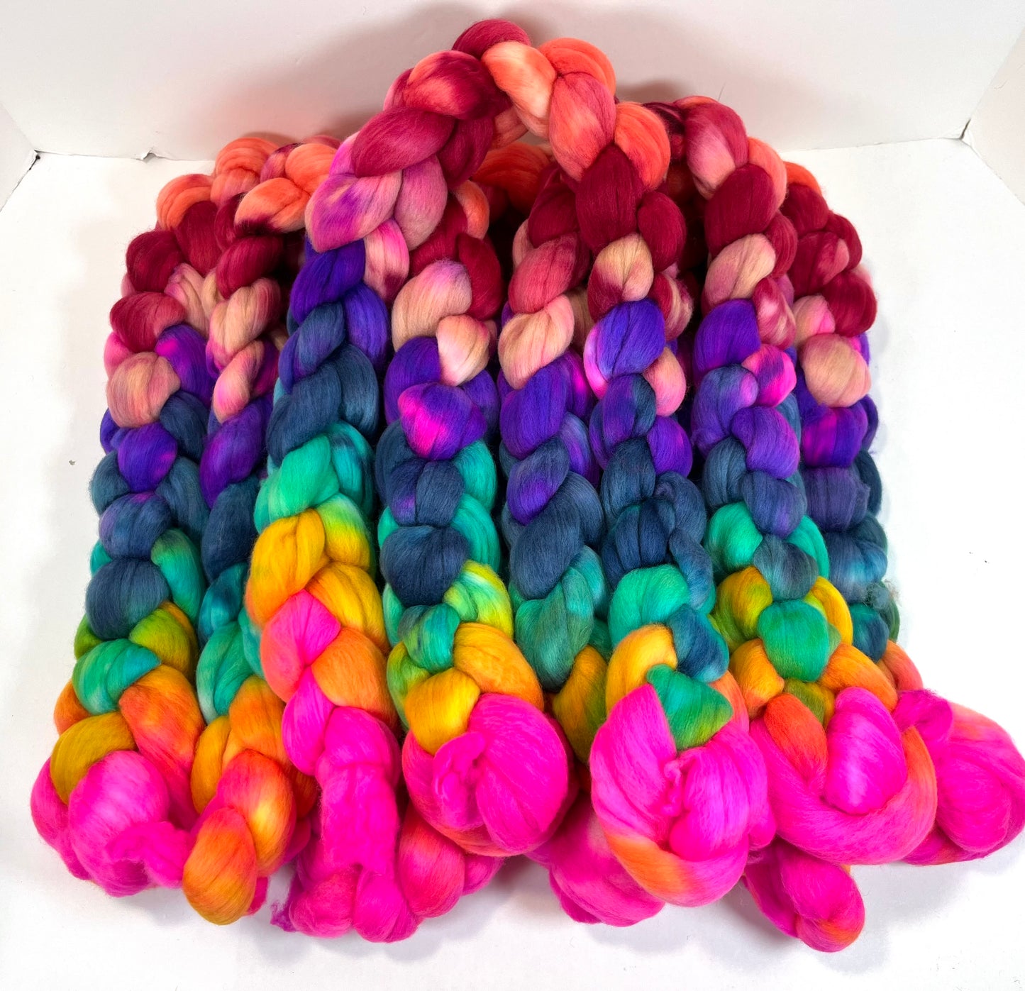 Limited Edition 0527-01 - 4 oz 18.5 micron Merino wool combed top, roving, spinning fiber, handspinning, felting, needle felting, weaving supplies