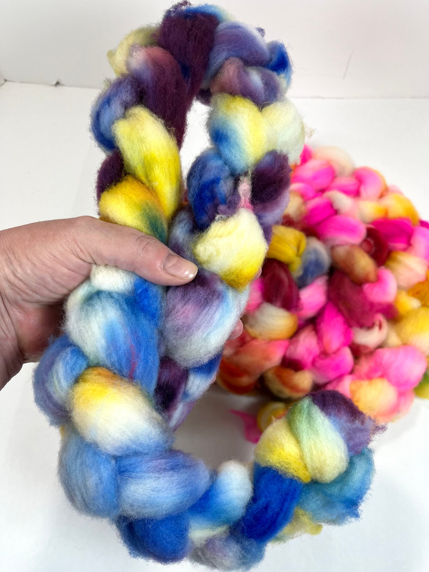 Day’s End 0528-03 - 6 oz SUPERWASH Merino wool ROVING, sliver, spinning fiber, handspinning, carded wool