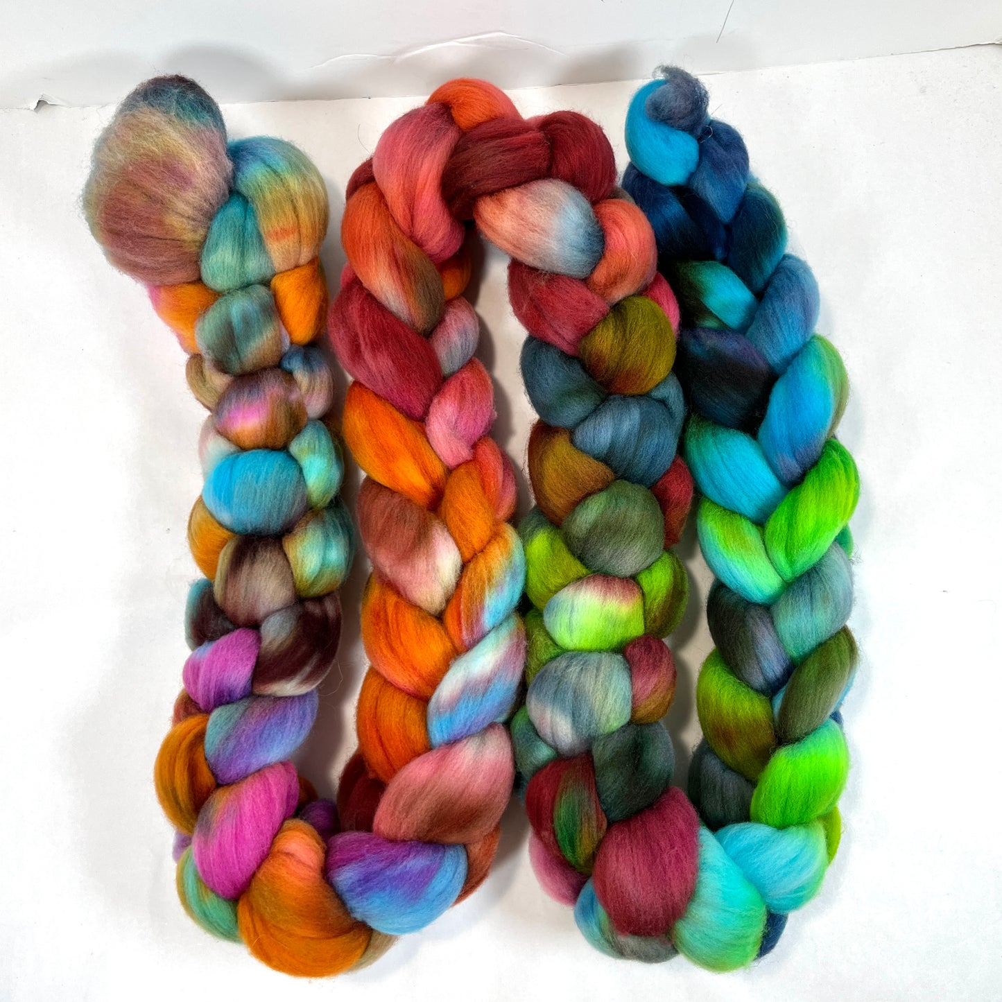 Day's End 0120-02, 9.6 oz Targhee wool combed top, roving, spinning fiber, handspinning, felting, needle felting, weaving supplies