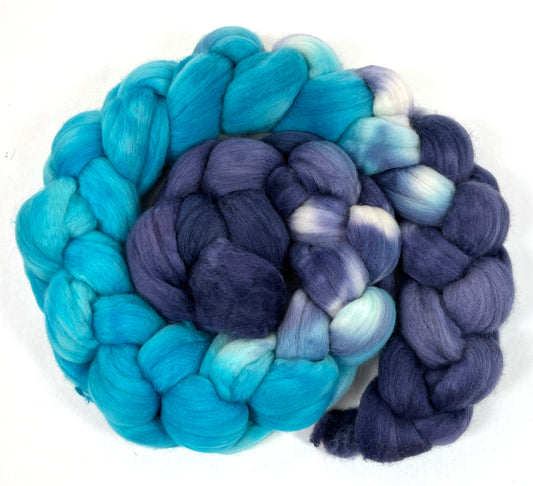 OOAK 0303-04- 4 oz 18.5 micron Merino combed top, roving, spinning fiber, handspinning, felting, needle felting, weaving supplies