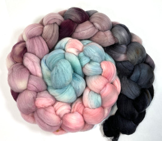 Day's End 0320-03 - 4 oz 18.5 micron Merino wool combed top, roving, spinning fiber, handspinning, felting, needle felting, weaving supplies