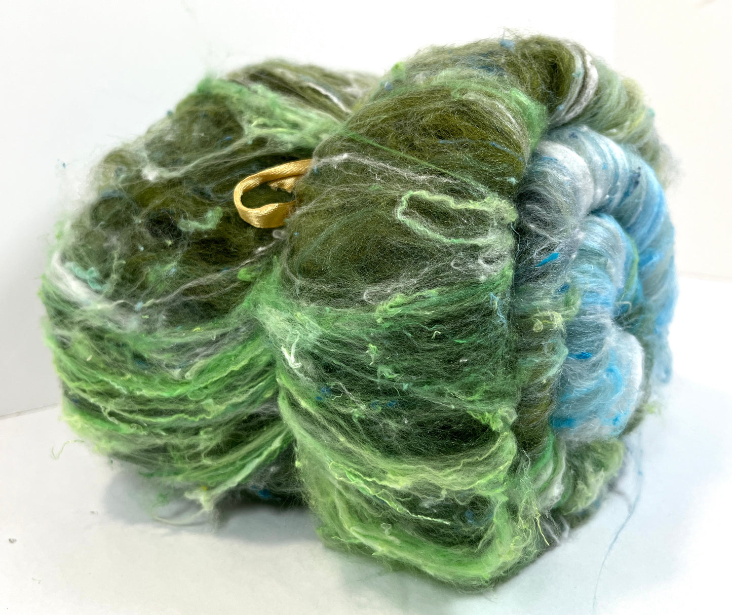 Edge Of The Earth Batt 1130-03 - 2.7 oz Falkland Merino wool, silk, noils, spinning fiber, drumcarded, handspinning, nuno, felting wool