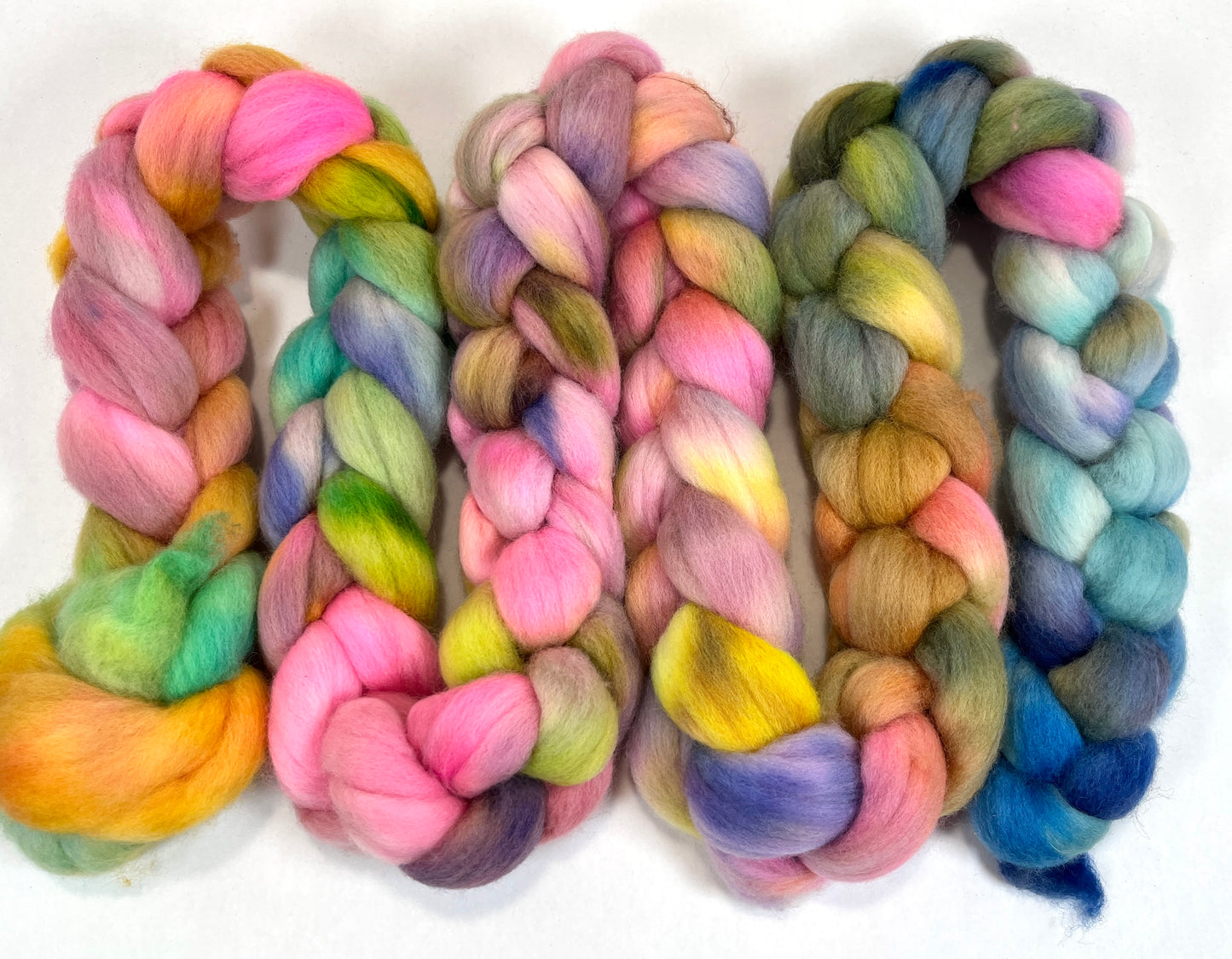 Day's End 0826-01, 8.4 oz Cormo wool combed top, roving, spinning fiber, handspinning, felting, needle felting, weaving supplies