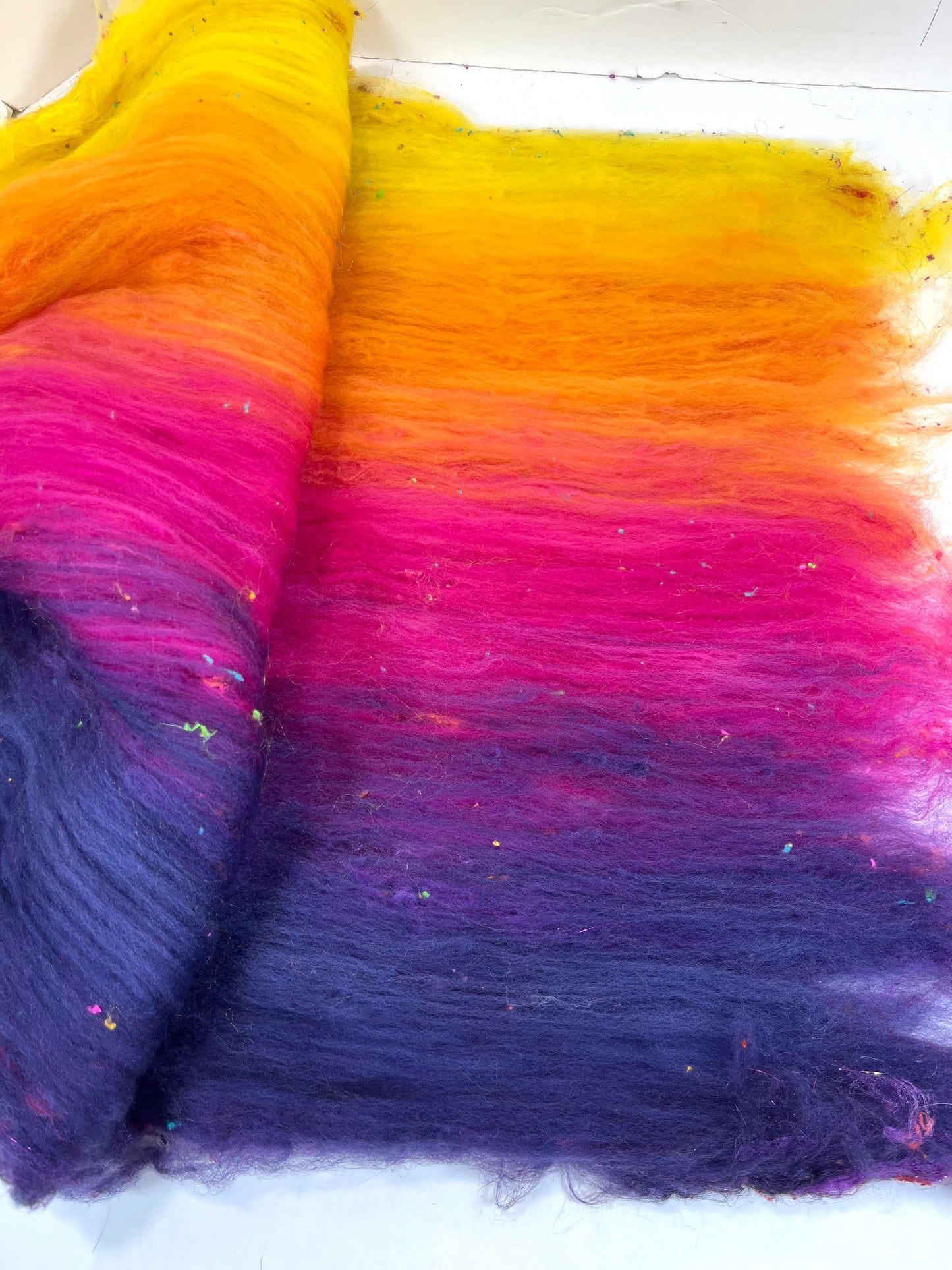 Sassy Gradient Batt 0520-06 - 2.4 oz Cormo wool, silk, noils, spinning fiber, drumcarded, handspinning, nuno, felting wool