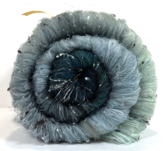 The River Styx Gradient Batt 0816-05 - 2.4 oz 18.5 micron Merino wool, silk, noils, spinning fiber, handspinning, nuno, felting wool, weaving, spindle