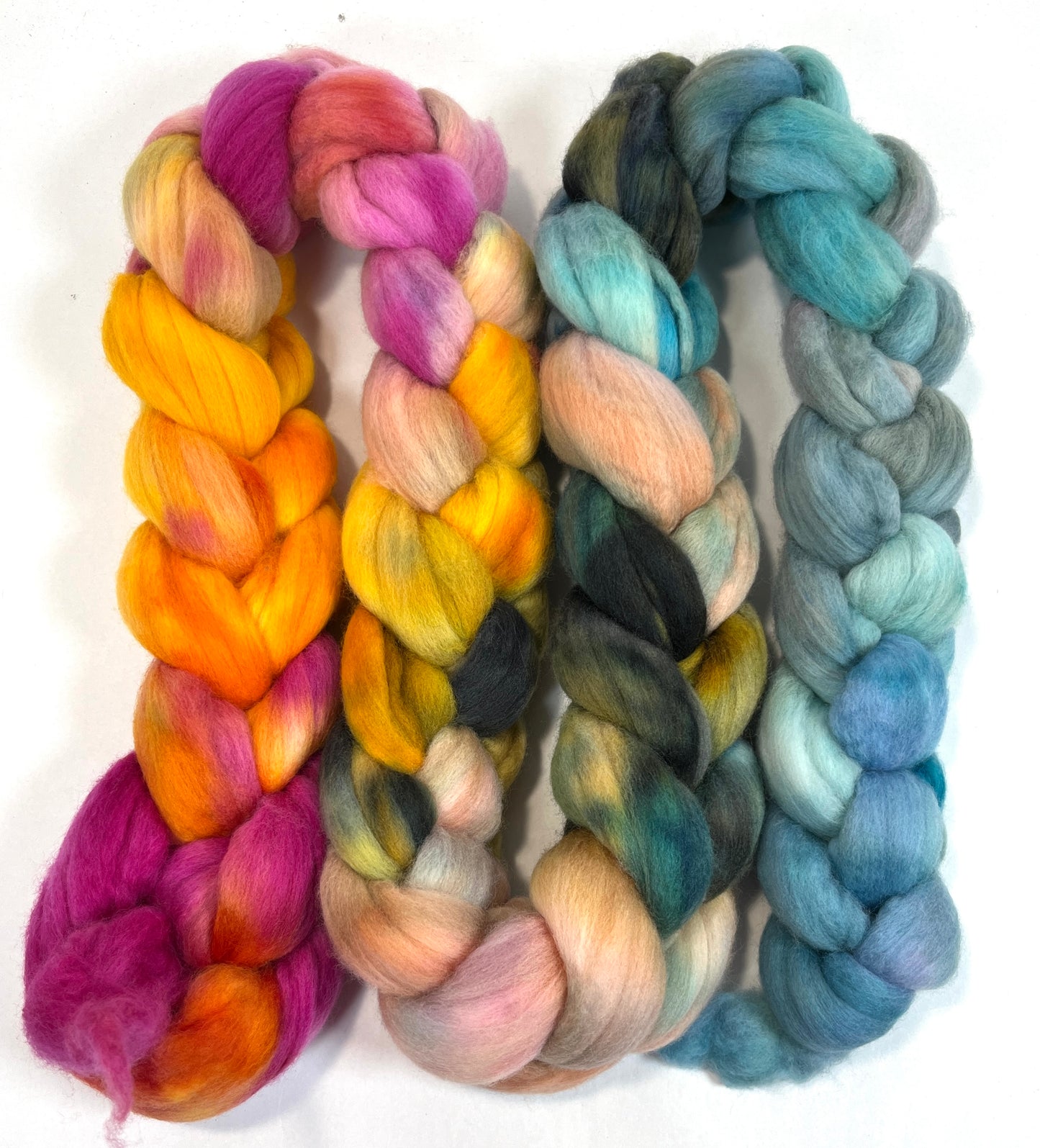 Day's End 1029-01, 6.4 oz 18.5 micron Merino wool combed top, roving, spinning fiber, handspinning, felting, needle felting, weaving supplies