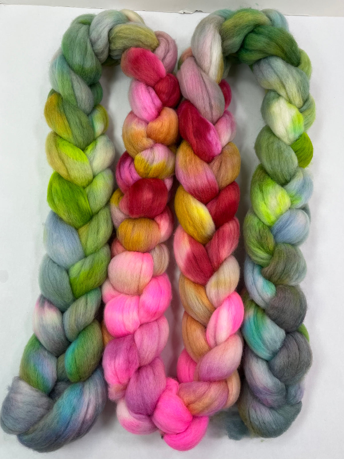 Day's End 1020-02 - 8.2 oz Polwarth wool combed top, roving, spinning fiber, handspinning, felting, needle felting, weaving supplies